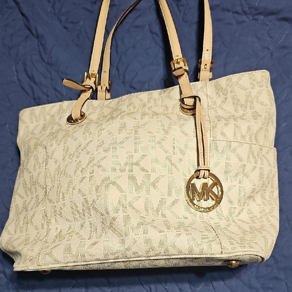 Michael Kors New Cream Jet Set Signature Tote Gold Hardware Embossed Logo w/COA
